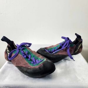 Scarpa Purple Black Climbing Shoes